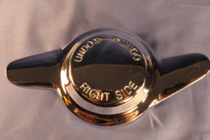 MGB & MIDGET R/H RIGHT HAND 2 EARED SPINNER PLAIN 8TPI AHA7373
