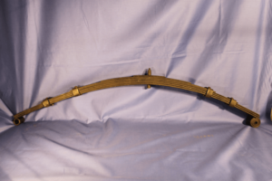 (1) MGB GT REAR 7 LEAF SPRING C/B CHROME BUMPER 1965-1974 AHC31
