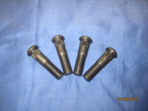 BTA492 MIDGET REAR WHEEL STUD W/W WIRE WHEEL