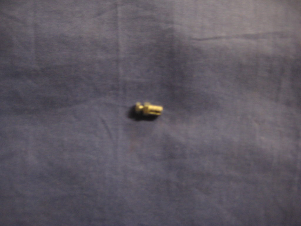 AUE34 MGB & MIDGET 1275 CHOKE CABLE TRUNION & SCREW