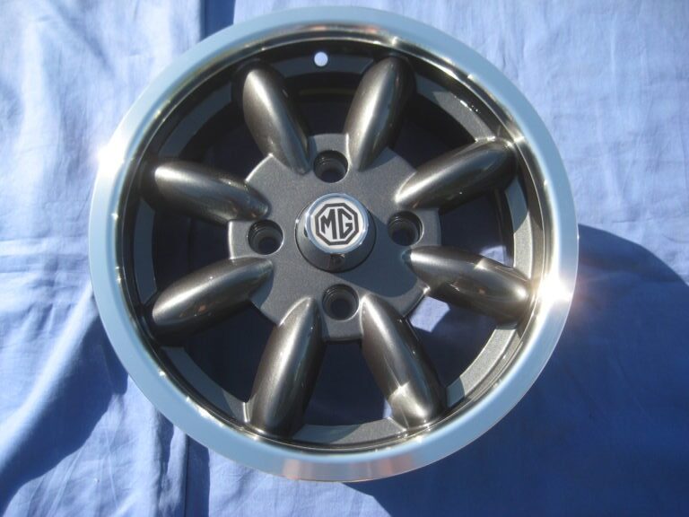 15AAX4 SET OF 4 5.5 X 15 MG MGB ALLOY WHEELS ANTHRACITE WITH POLISHED RIMS