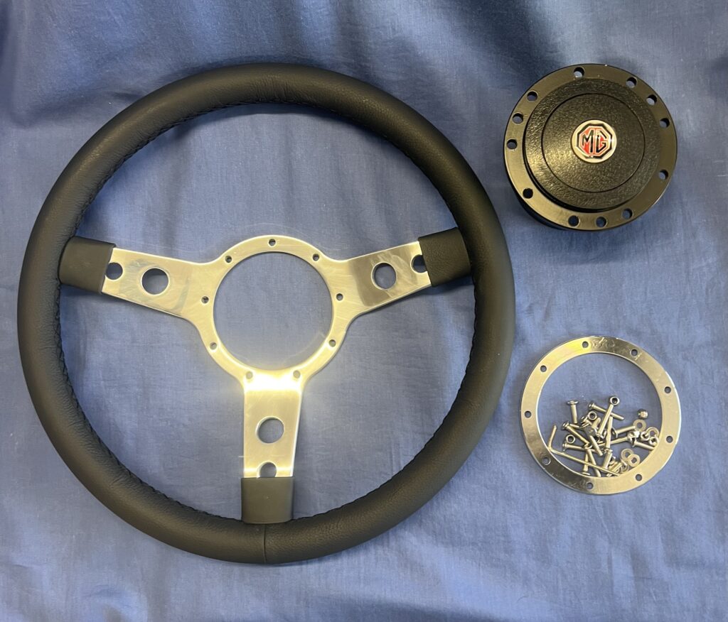 14LSW MGB & MIDGET 14 INCH SEMI DISHED LEATHER STEERING WHEEL & BOS