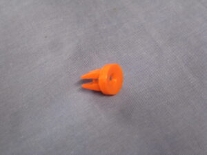 GHF1027 MGB DOOR PULL NYLON NUT INSERT