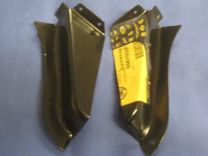 BMH9508/9  ROADSTER WINDSCREEN FRAME LEG COVER