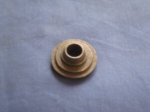 12H3353 MGB CYLINDER HEAD VALVE TOP COLLAR 18V