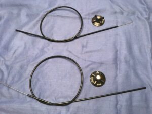 BHA5407K PAIR OF MGB HEATER KNOBS AND CABLES 1962-1974