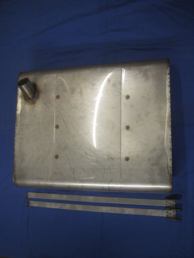 ARH176 & AHH6253 MGB S/S STRAP TYPE PETROL TANK INC STRAPS - Image 3