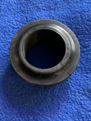 BHH1635 MGB FUEL PUMP MOUNTING GROMMET IN BOOT FLOOR 1977-80