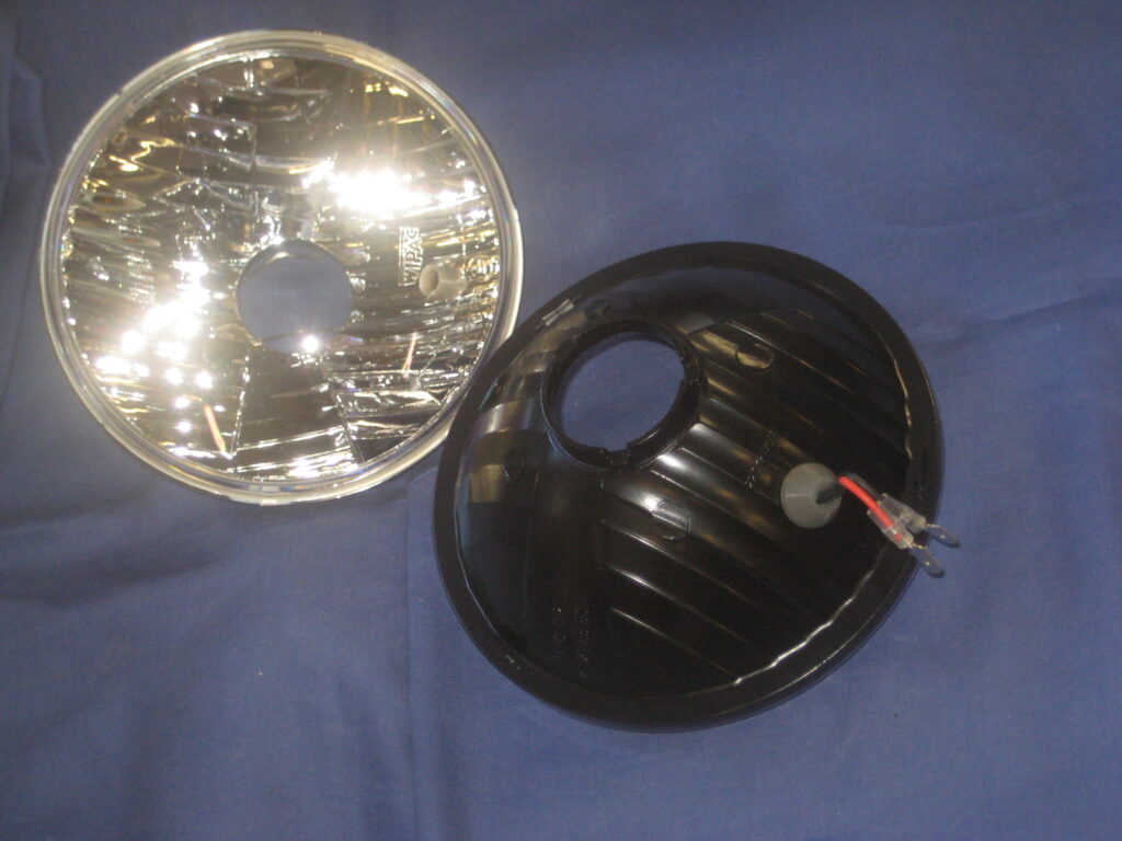 S6072KIT WIPAC FREE FORM HEADLAMPS INC HALOGEN 60/55 BULBS WITH PILOT - Image 2